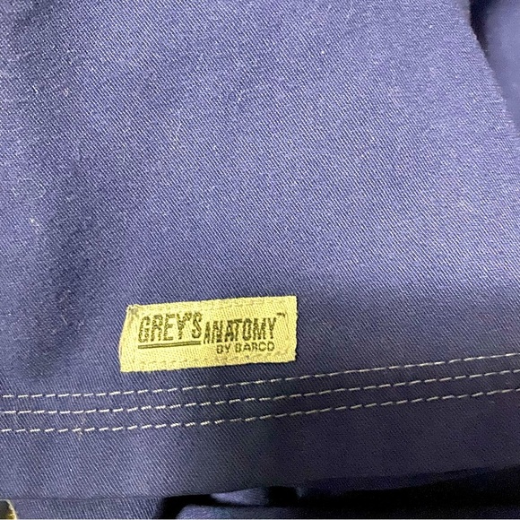 Women’s Grays Anatomy Active Medium Navy Blue medical scrub shirt and pants - Picture 2 of 14